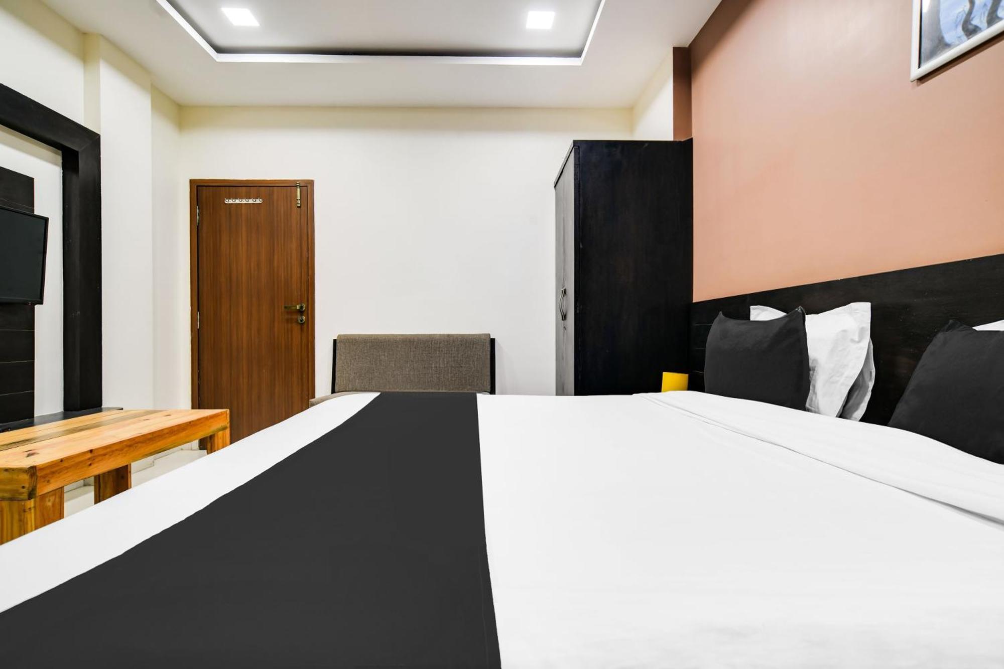 Super Collection O Indore Near Omax City 1 Kanadiya エクステリア 写真